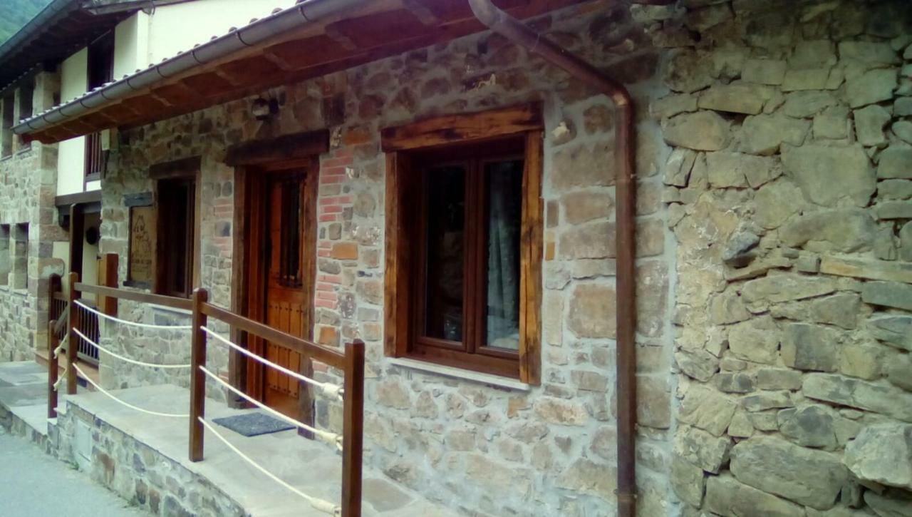 La Rama Del Castor Villa Espinama Kültér fotó